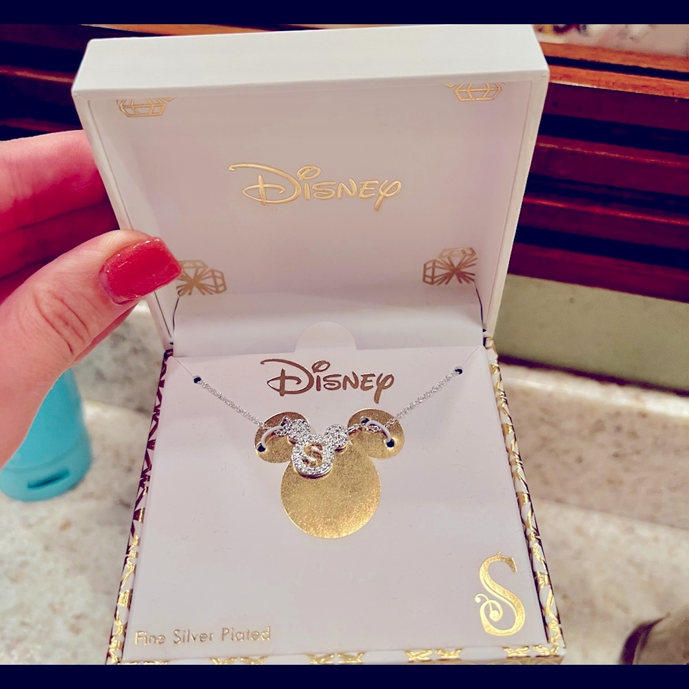 Women’s or girls Disney S initial necklace pendant 💛🙂.